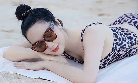 "Hoa hậu Đền Hùng" Giáng My diện bikini ở tuổi 49 vẫn làm hậu bối ghen tỵ